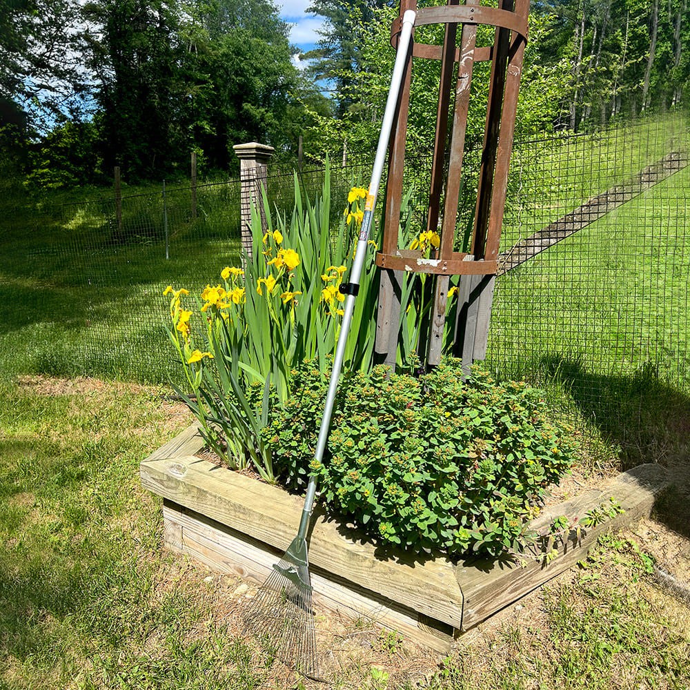 Versatile, Adjustable Collapsing Rake