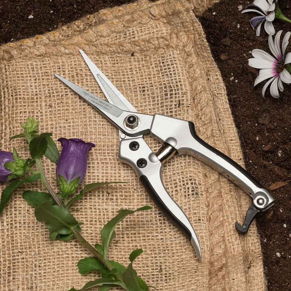 Cast Aluminum Flower Cutter